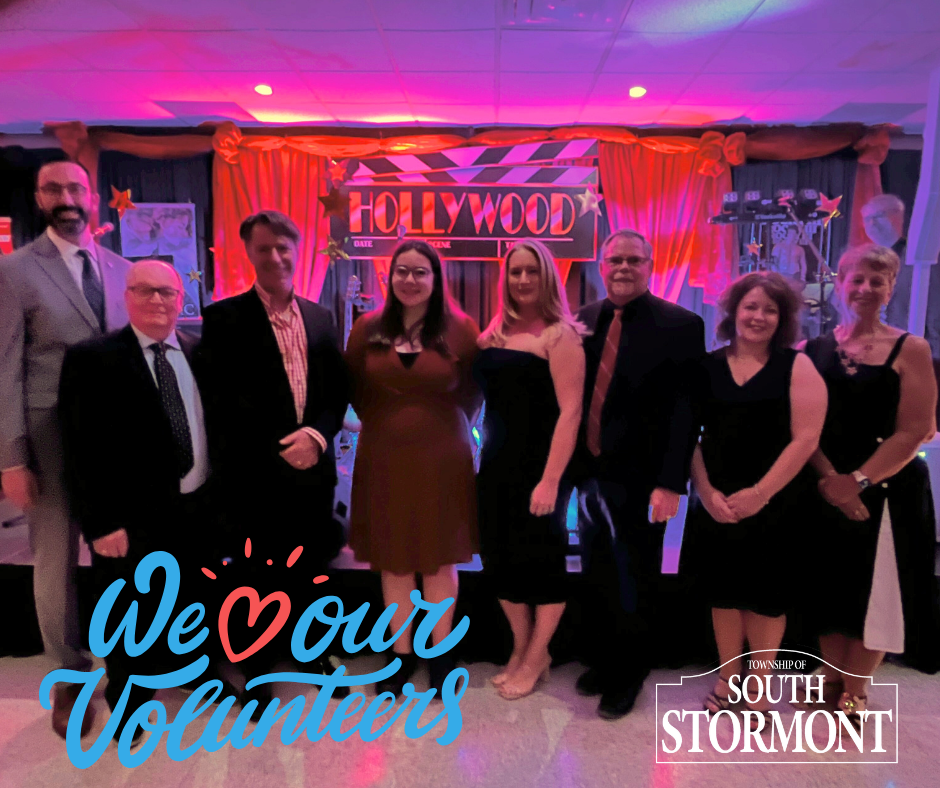 Group photo of members of Council, MPP, event sponsor and award winners